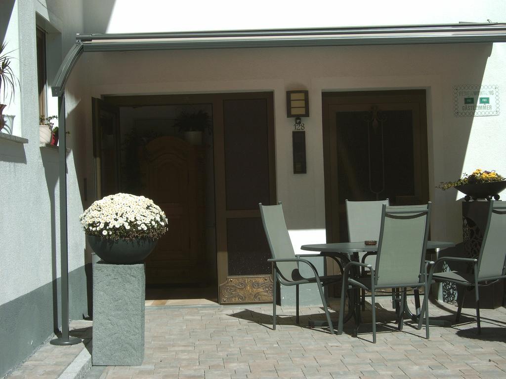 Haus Dorfschmied Hotel Flirsch Exterior foto